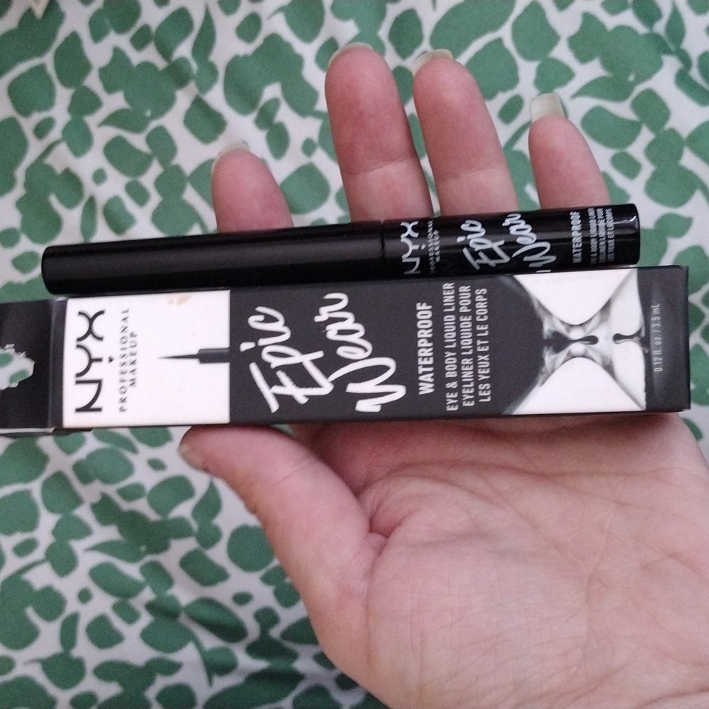 NYX EPIC WEAR/ WATERPROOF EYELINER NEW IN BOX HAS BEEN OPENED "NWOT"